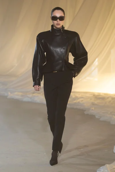 Look 1